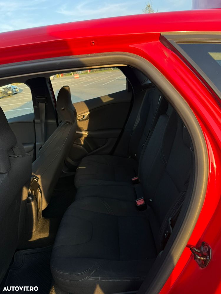 Volvo V40 D3 R Design - 5