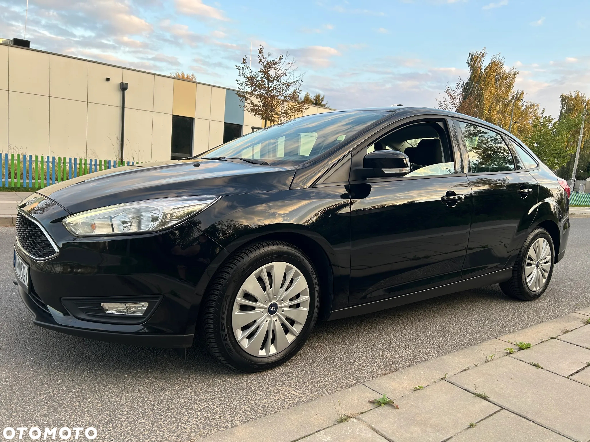 Ford Focus 1.6 Trend - 35