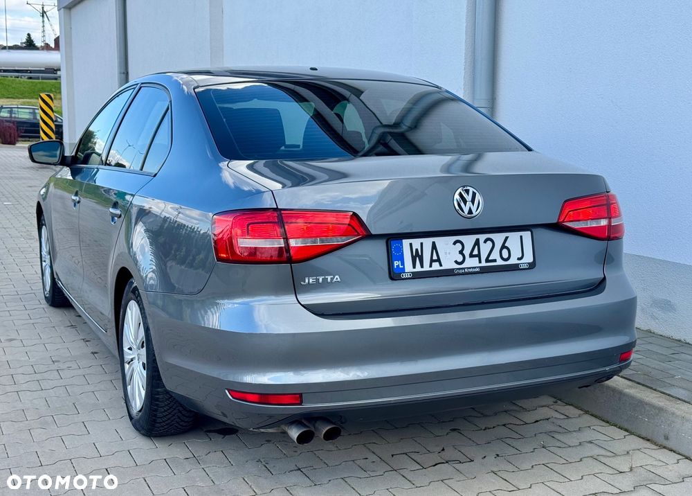 Volkswagen Jetta 2.0 Base - 5