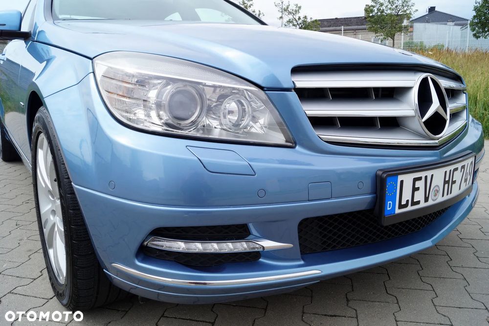 Mercedes-Benz Klasa C 180 CGI Automatik BlueEFFICIENCY Avantgarde - 19