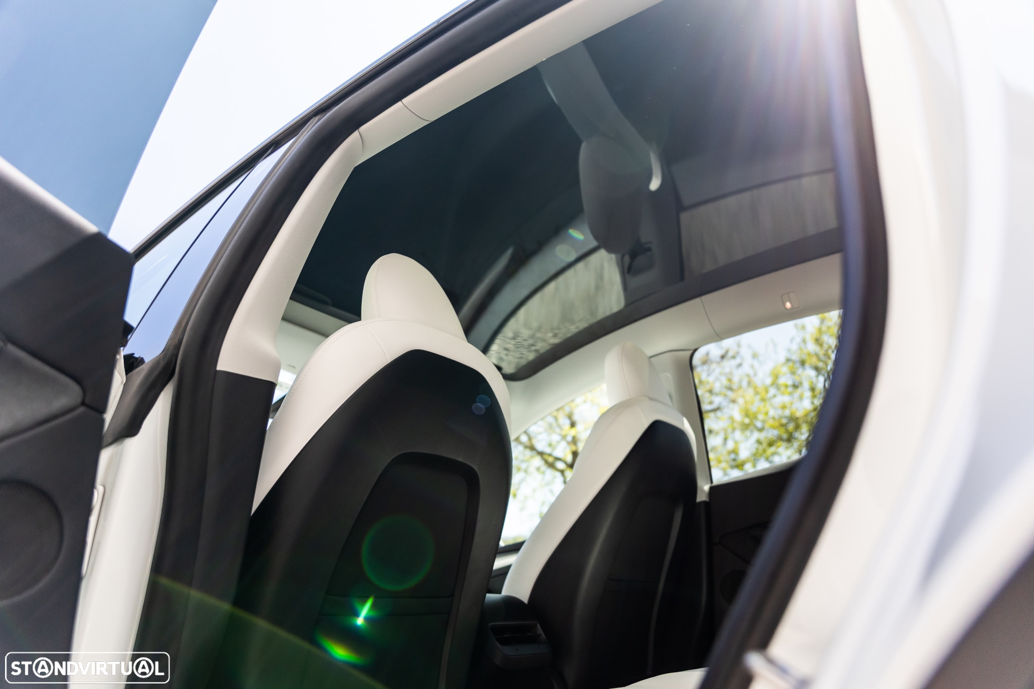 Tesla Model Y Performance Dual Motor AWD - 11