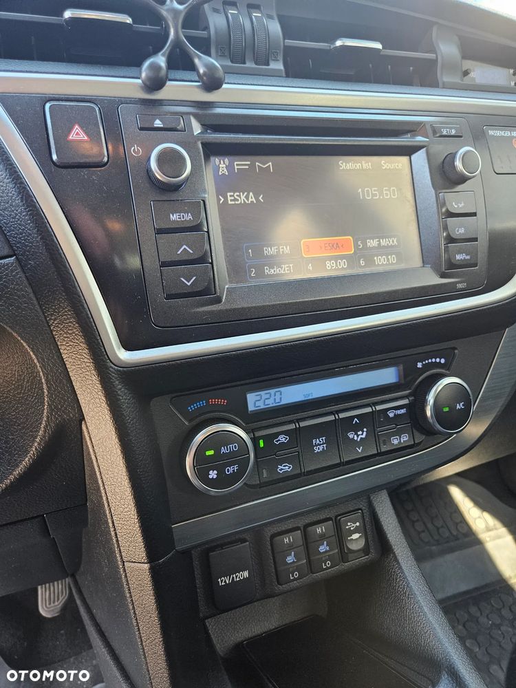 Toyota Auris 1.4 D-4D Premium - 23