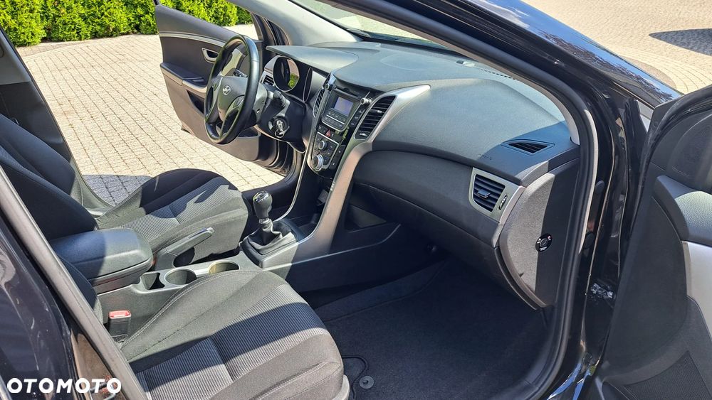 Hyundai i30 1.6 Comfort - 17