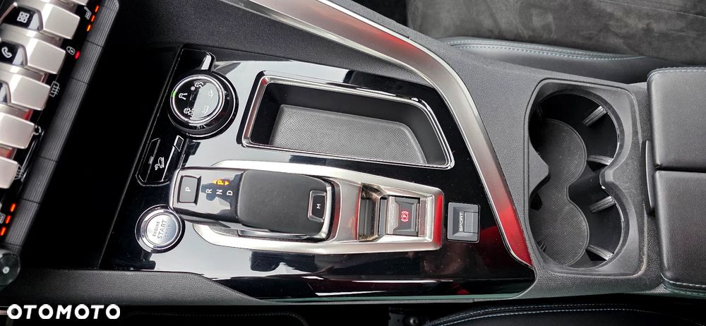 Peugeot 3008 PureTech 180 Stop & Start GPF EAT8 Crossway - 24