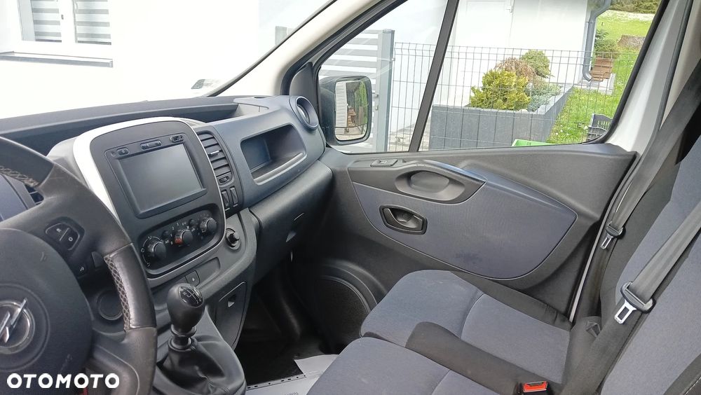 Opel Vivaro - 11
