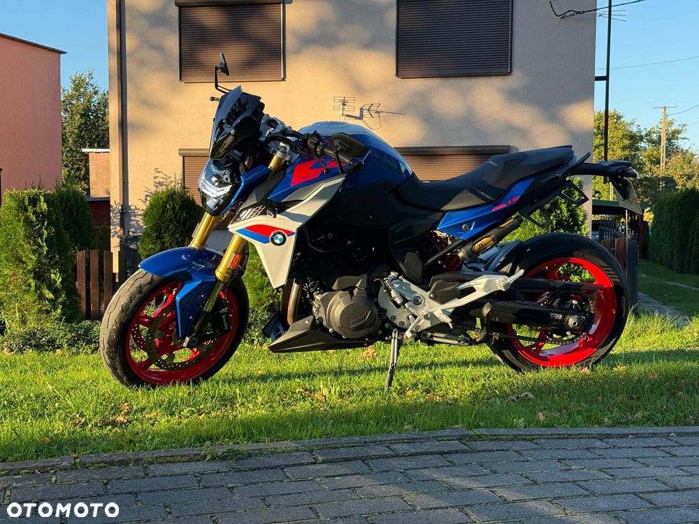 BMW F