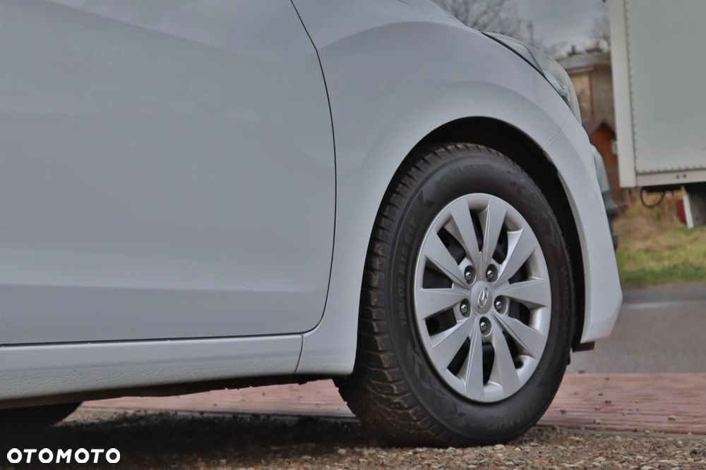 Hyundai i30 blue 1.4 Trend - 11