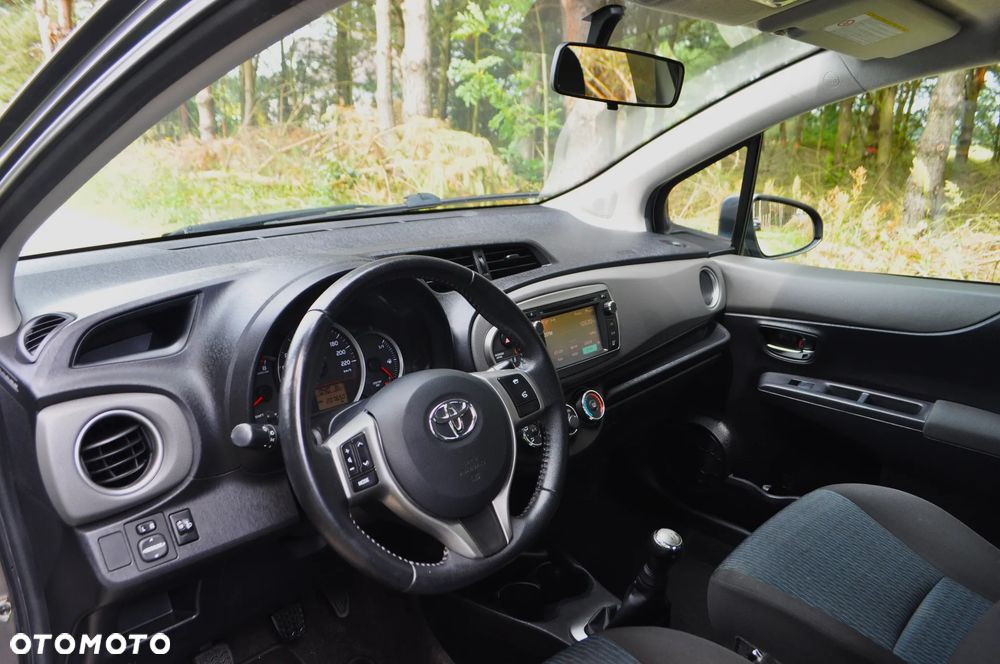 Toyota Yaris 1.0 VVT-i - 12
