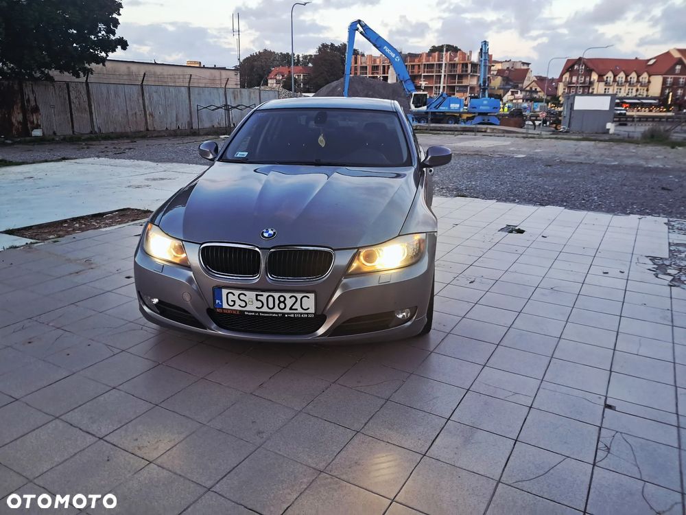 BMW Seria 3 320i - 3