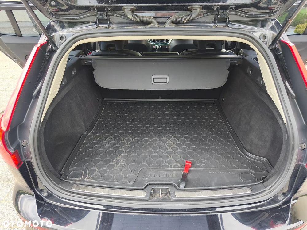 Volvo V60 D3 Momentum Core - 28