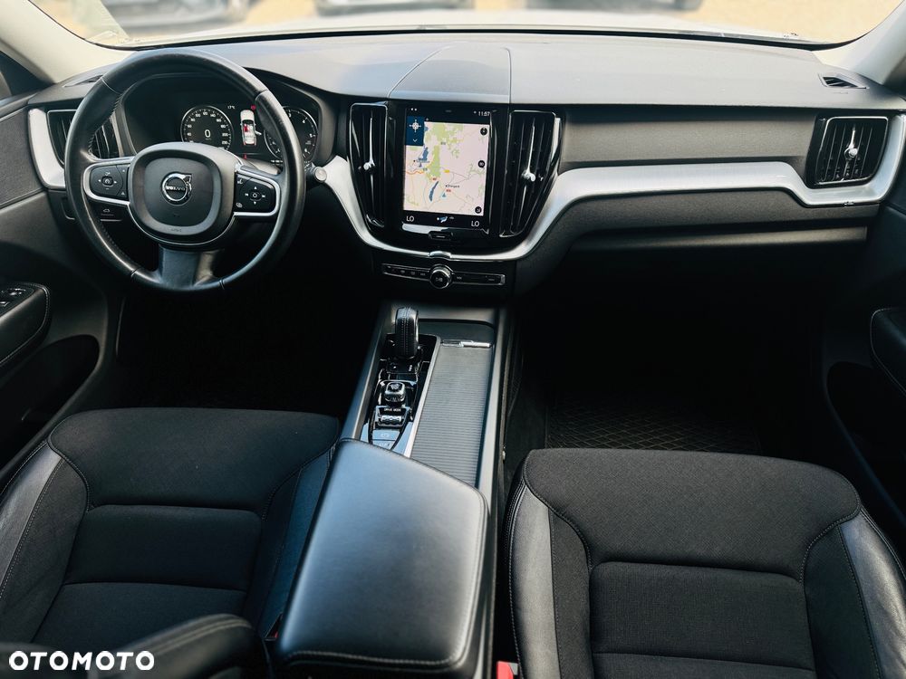 Volvo XC 60 B4 D AWD Geartronic Momentum Pro - 16