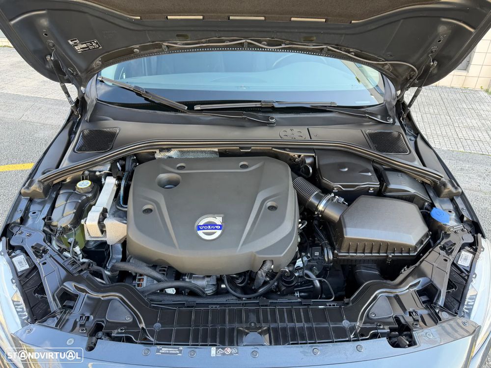 Volvo V60 2.0 D4 Momentum Eco - 47