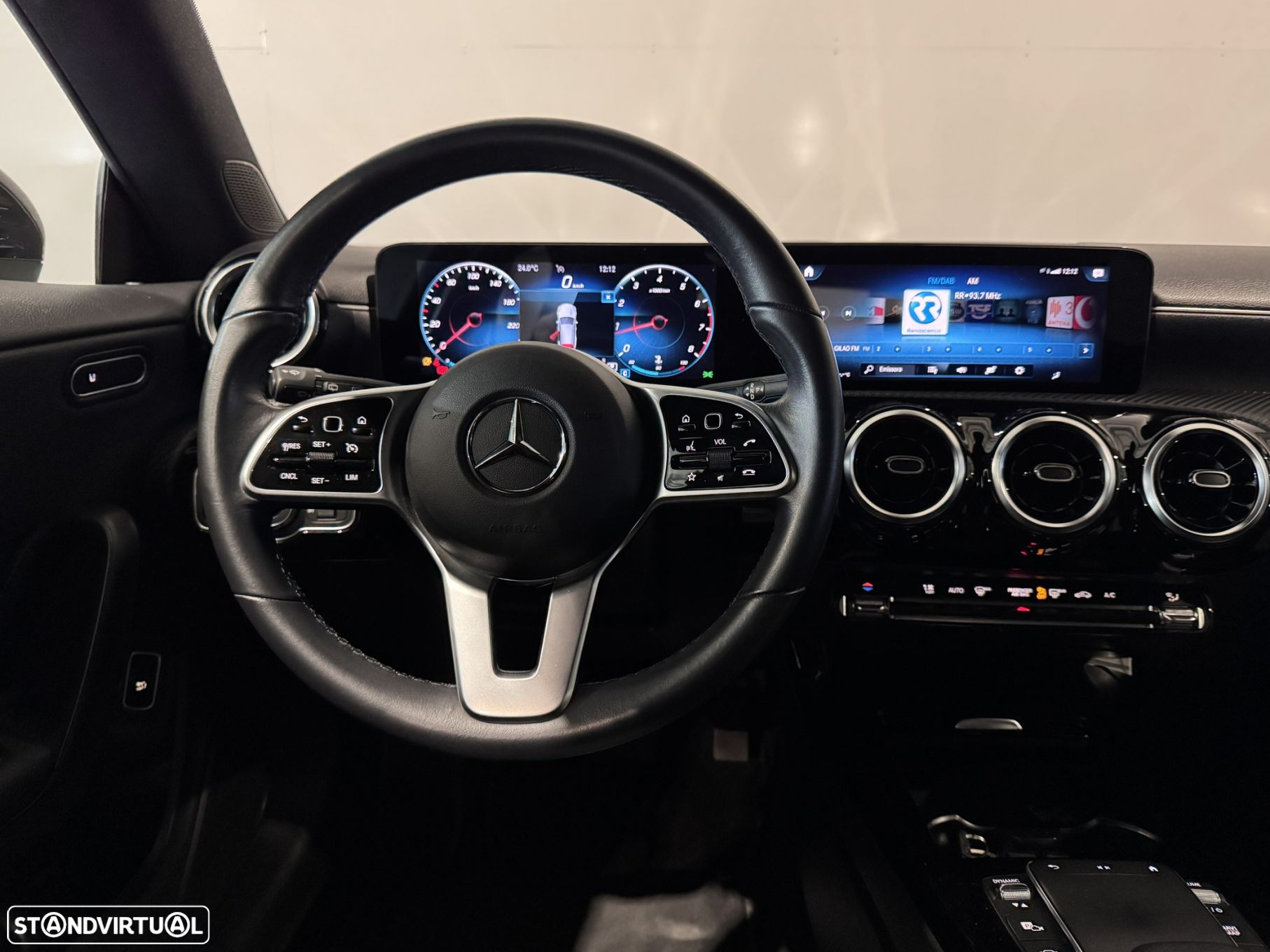 Mercedes-Benz CLA 180 - 13