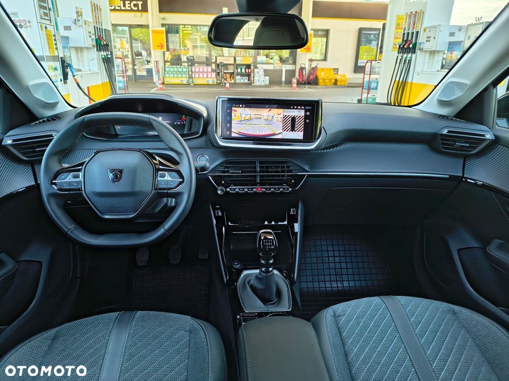 Peugeot 208 - 10
