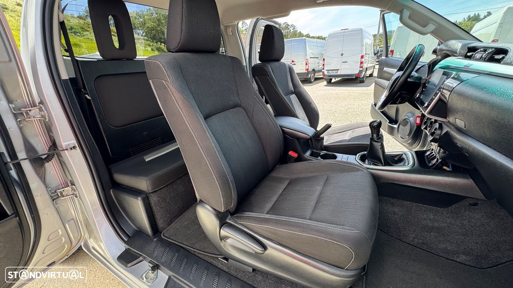 Toyota Hilux 2.4 D-4D 4WD CE Trial - 33