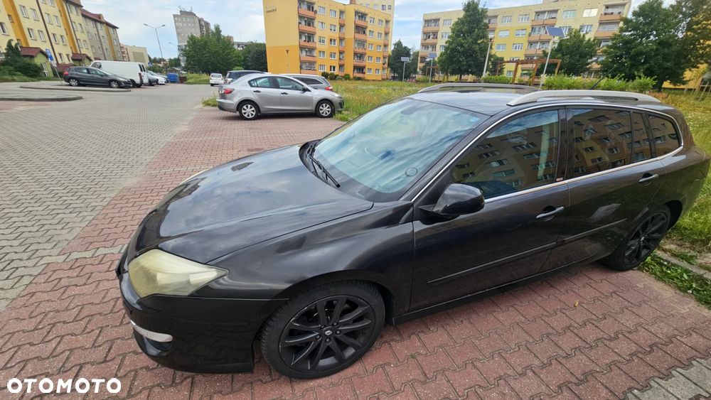 Renault Laguna dCi 175 FAP GT - 2