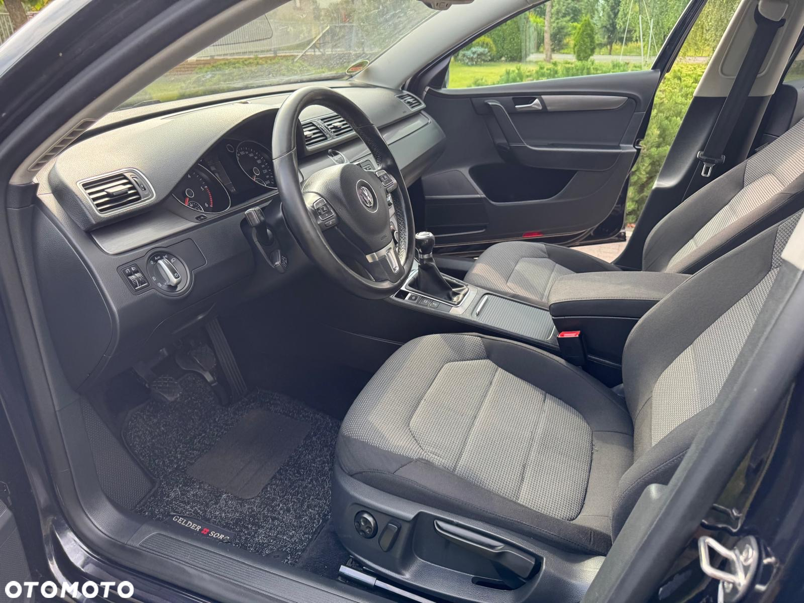 Volkswagen Passat 2.0 TDI Comfortline - 13