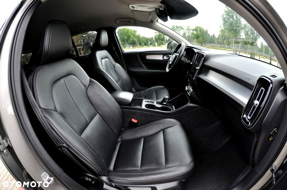 Volvo XC 40 T4 Plug-In Hybrid Plus Dark - 9