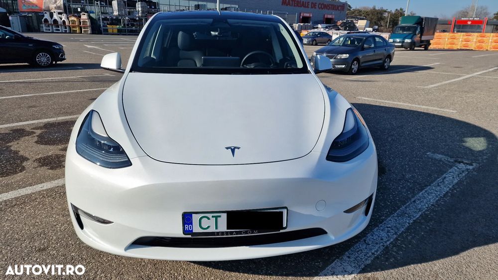 Tesla Model Y - 14