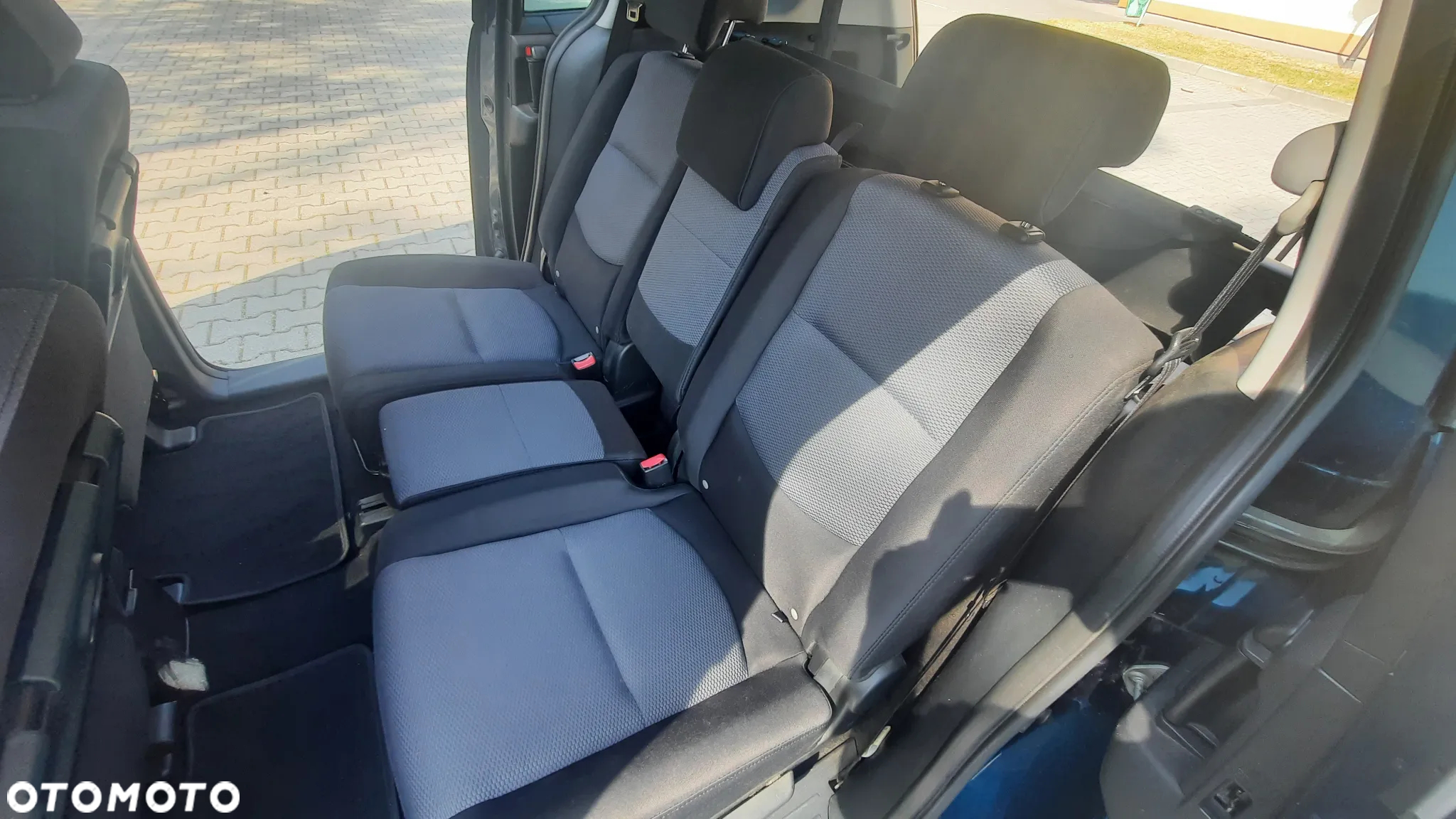 Mazda 5 - 15