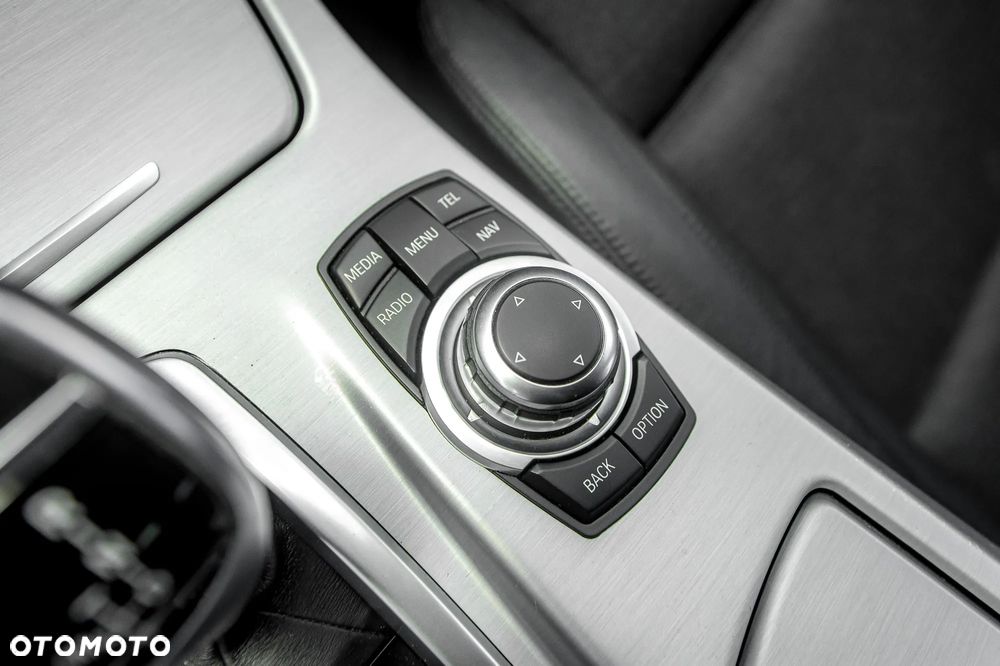 BMW Seria 5 525d xDrive Sport-Aut Modern Line - 36