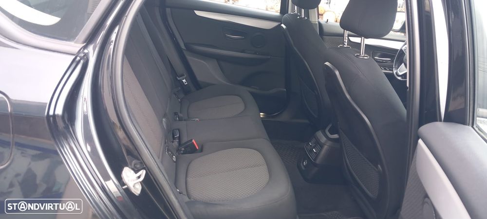BMW 218 Active Tourer d Aut. Sport Line - 13