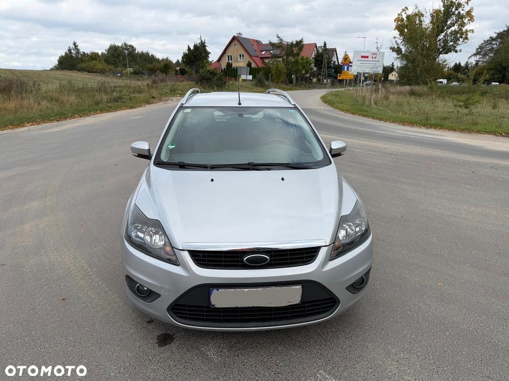 Ford Focus 2010 photo 2
