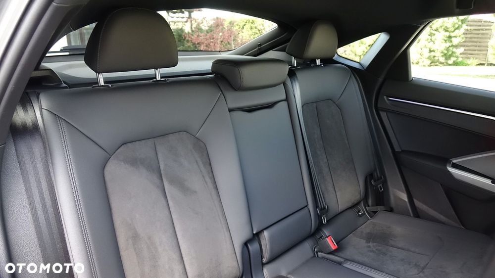 Audi Q3 Sportback - 28