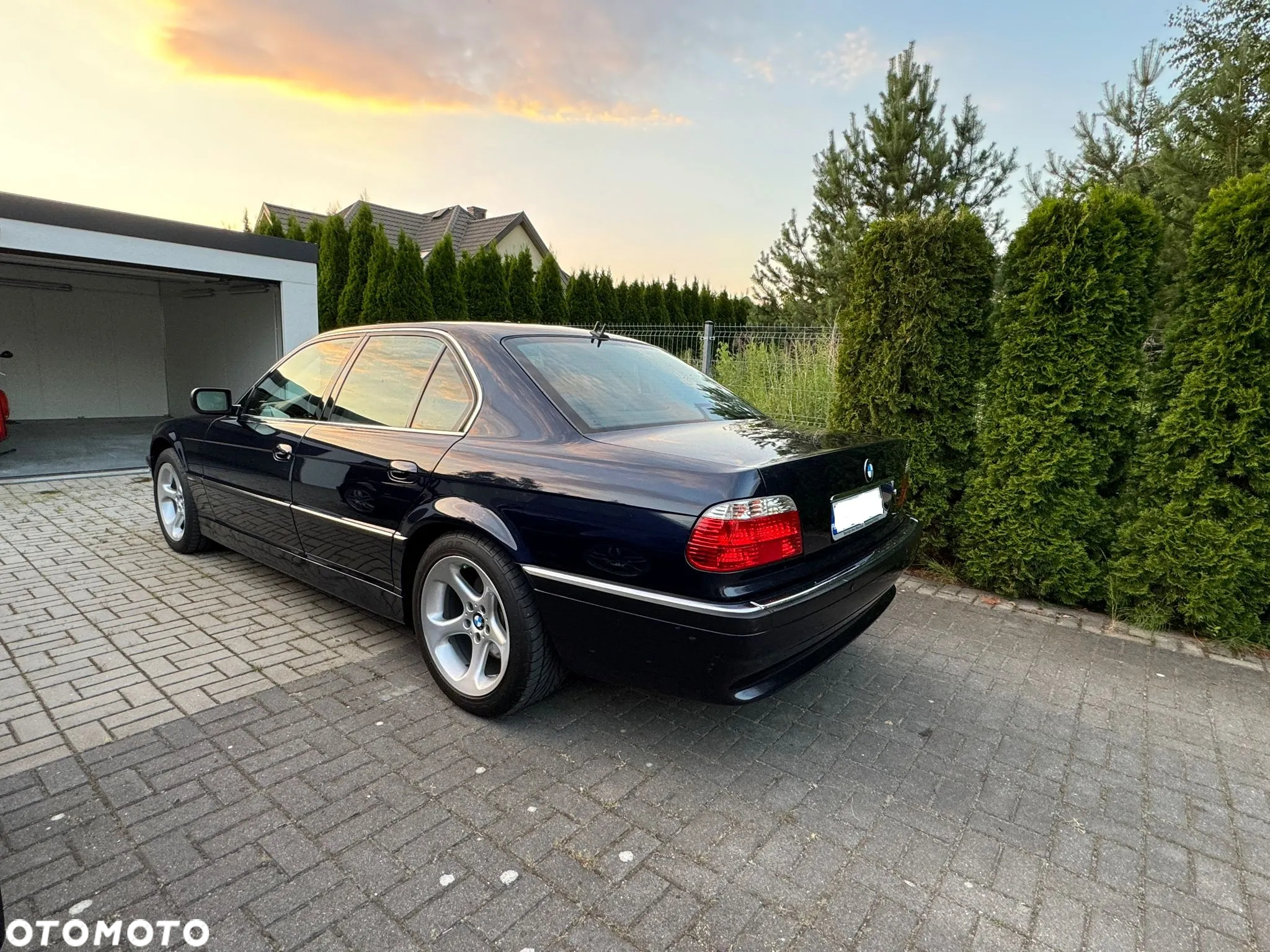 BMW Seria 7 750i - 16