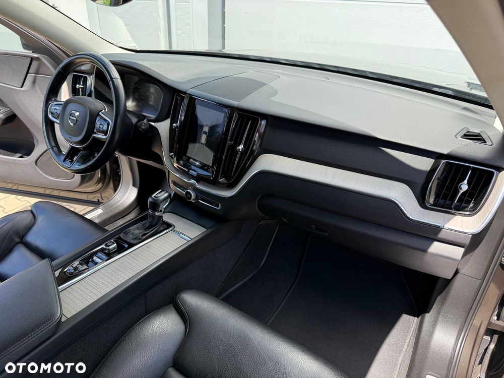 Volvo XC 60 D5 AWD Inscription - 27