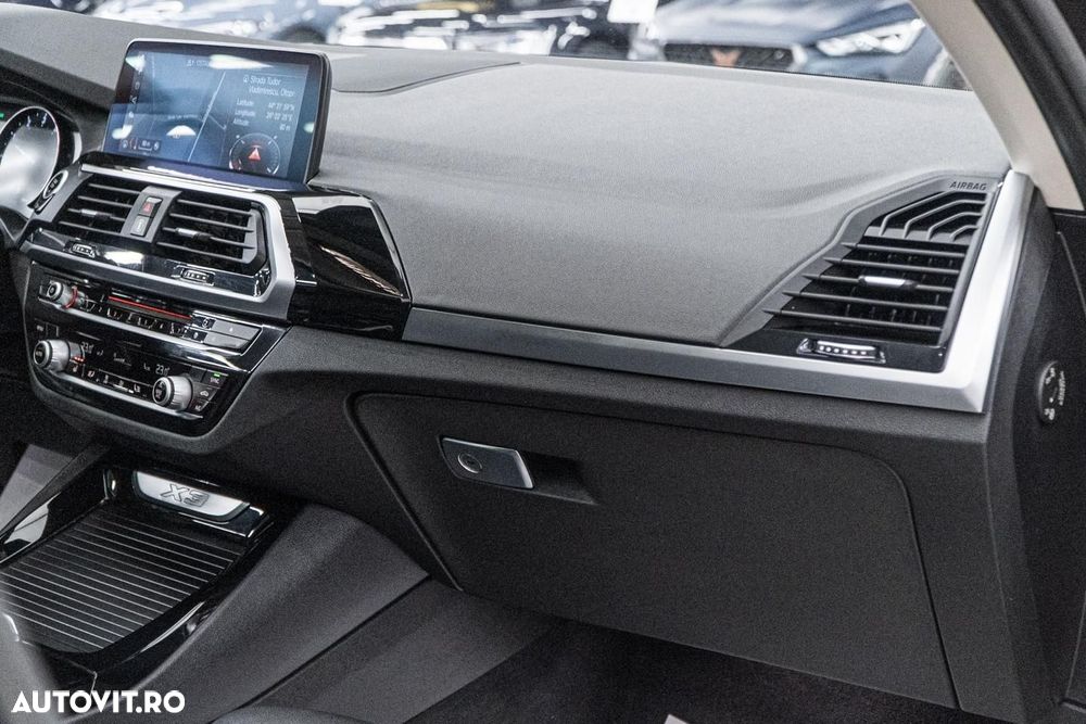 BMW X3 xDrive30i AT Luxury Line - 32