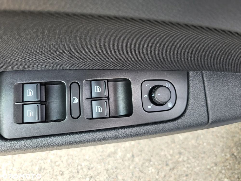 Skoda Superb 2.0 TDI DSG Active - 14