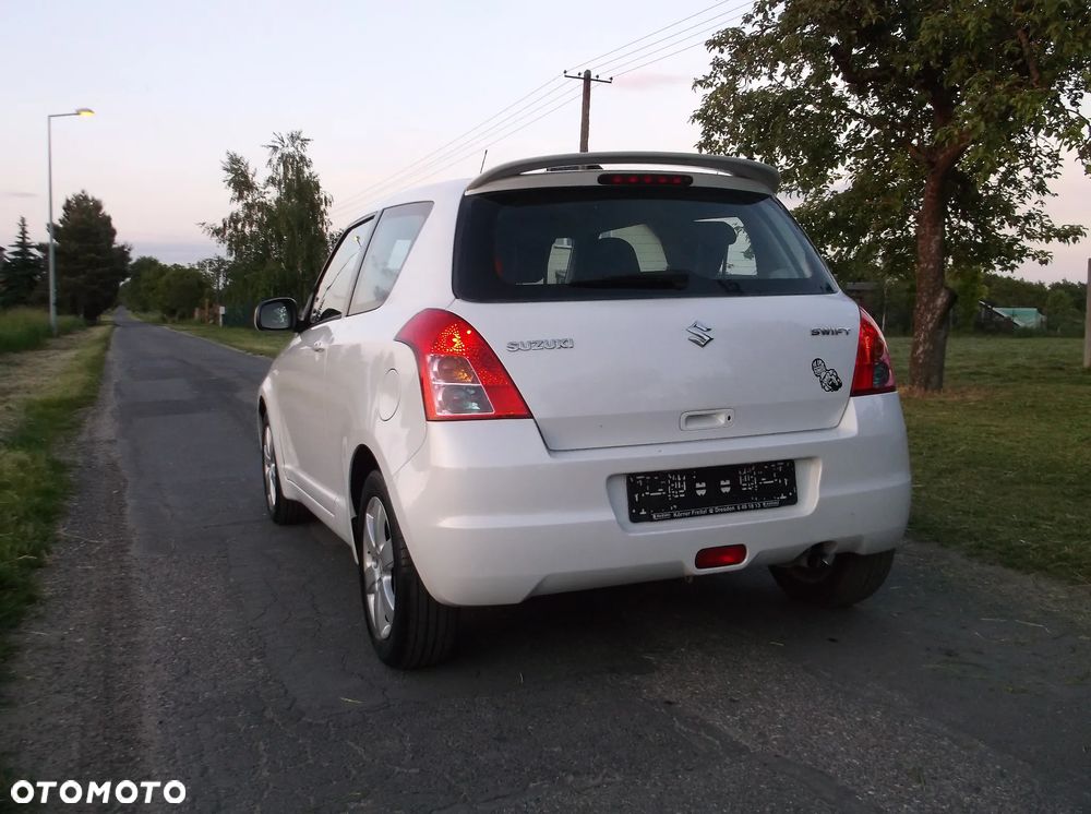 Suzuki Swift 1.3 Comfort - 38