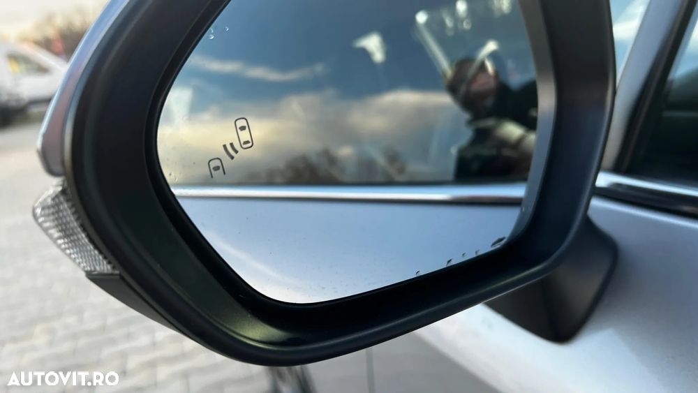 Toyota Corolla 1.8 HSD Exclusive interior Negru - 23