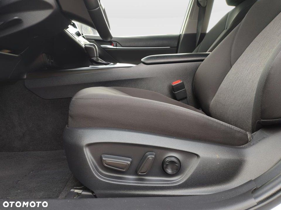 Toyota Camry - 13