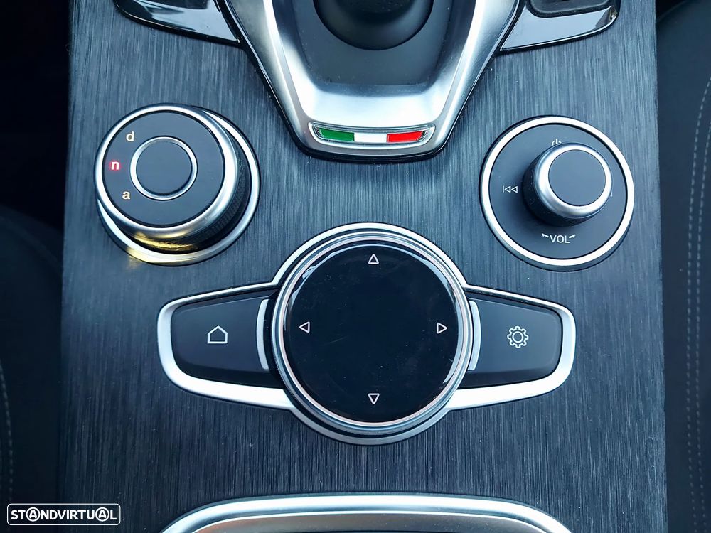 Alfa Romeo Stelvio 2.2 D Super AT8 - 32