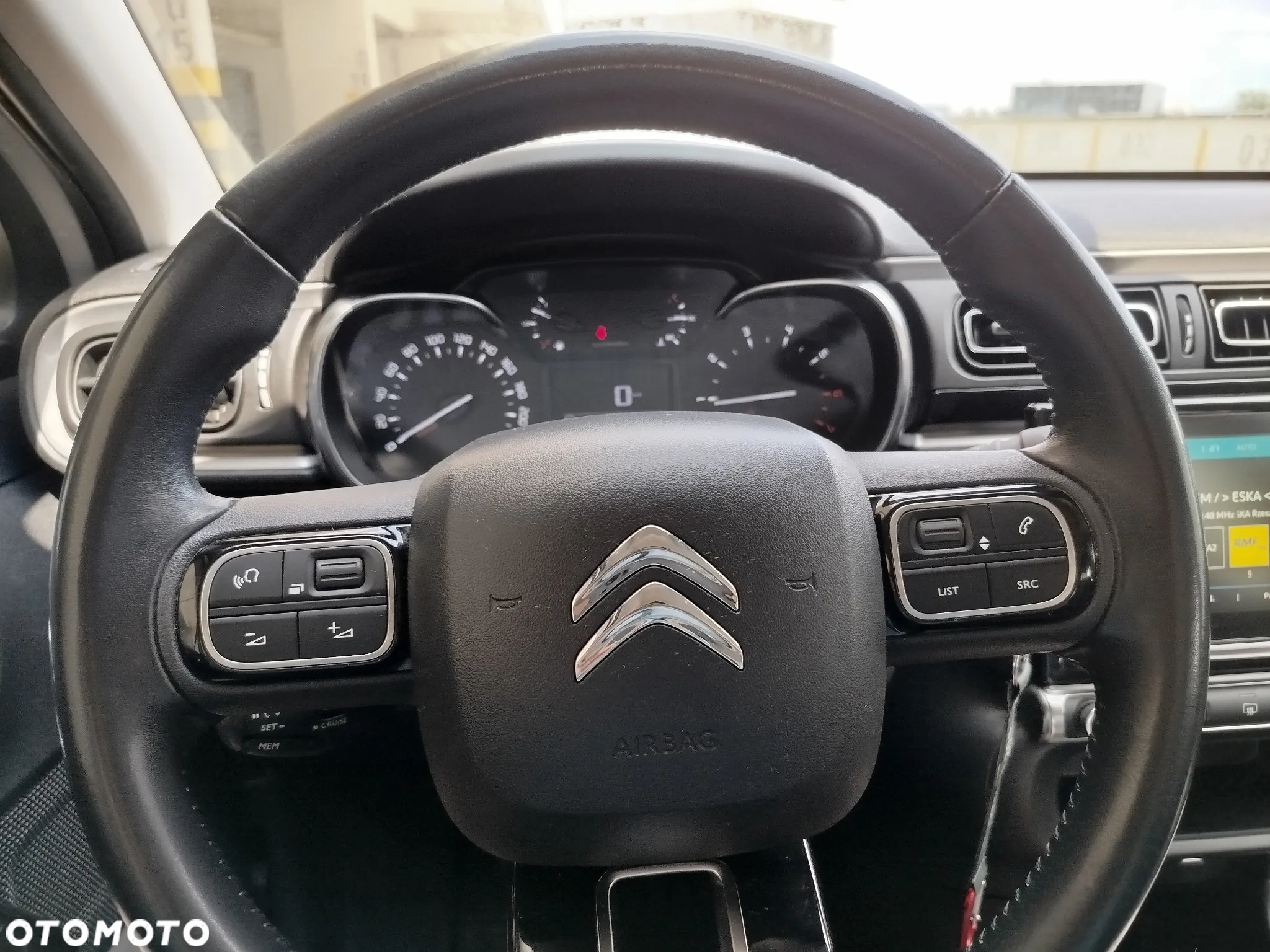 Citroën C3 HDi BlueHDi 100 Exclusive - 24
