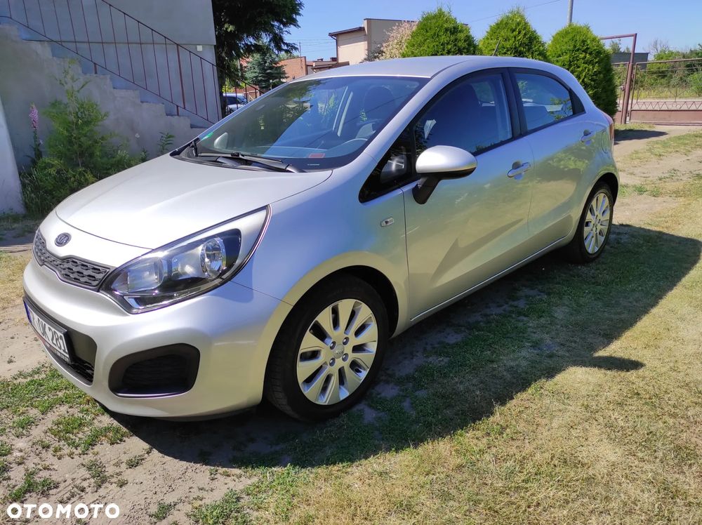 Kia Rio 1.4 L - 3