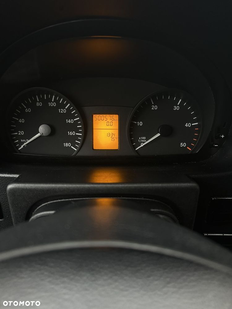 Mercedes-Benz Sprinter - 11