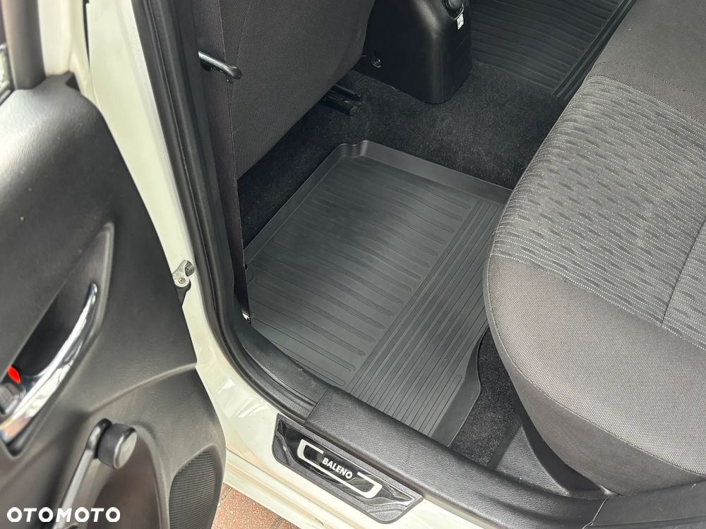 Suzuki Baleno 1.2 Premium Plus - 8