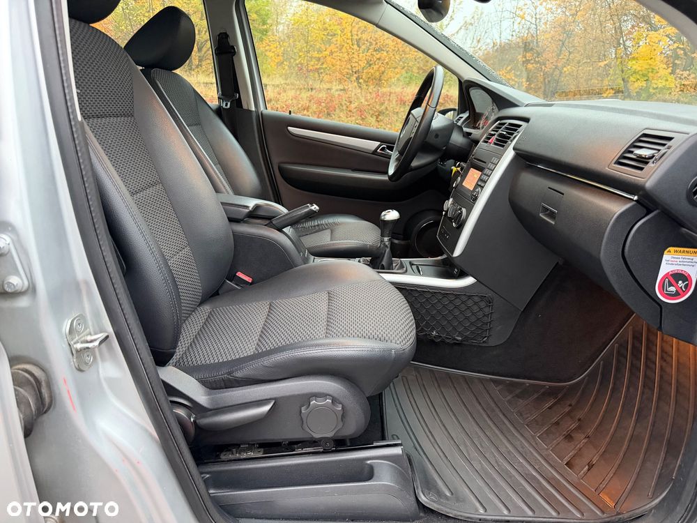 Mercedes-Benz Klasa B 180 BlueEFFICIENCY - 18