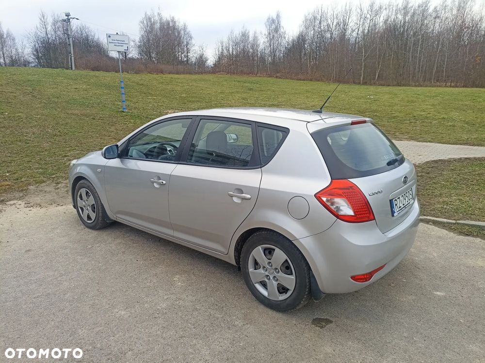 Kia Ceed - 3