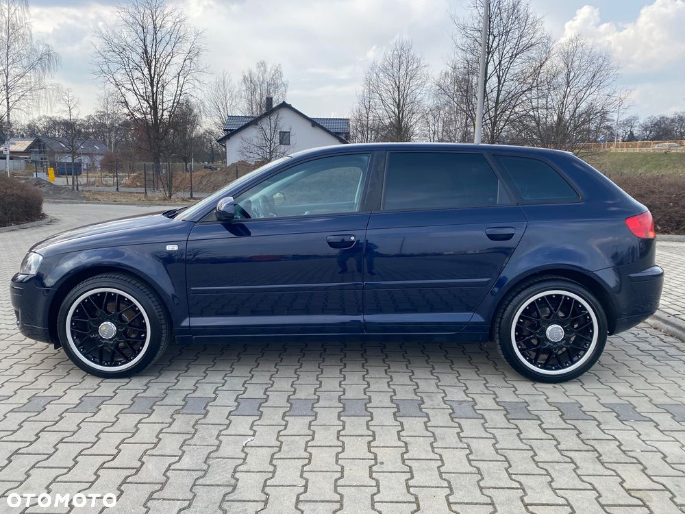 Audi A3 Sportback - 2