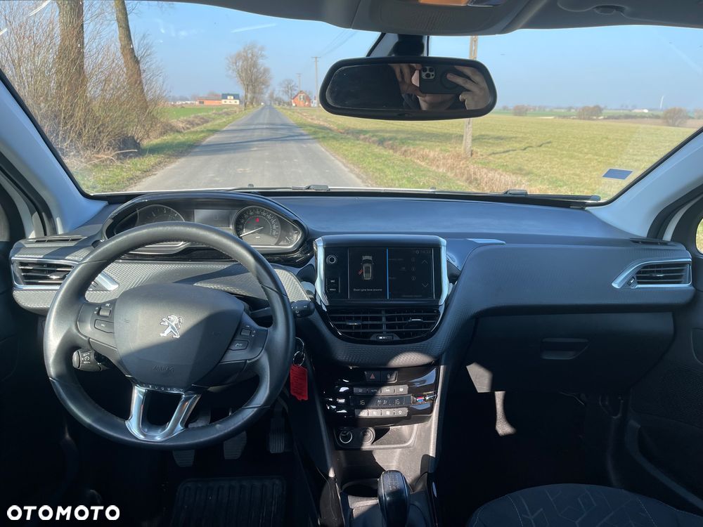 Peugeot 2008 BlueHDi 100 STOP & START Signature - 5