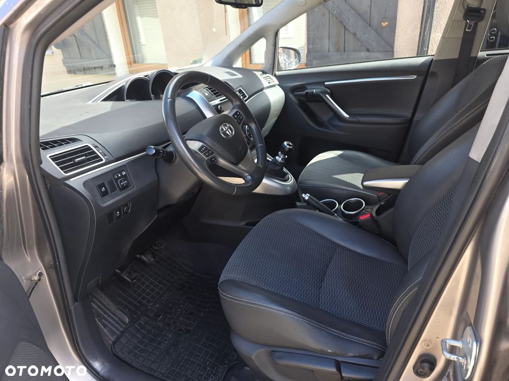 Toyota Verso 1.8 Prestige 7os - 10