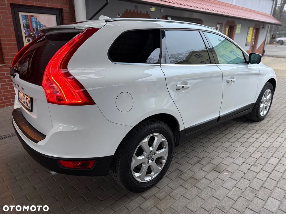 Volvo XC 60 3.2 AWD RDesign - 4