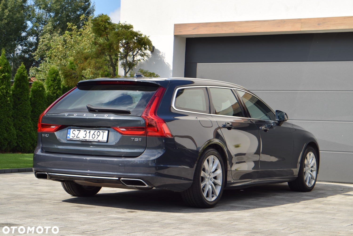 Volvo V90 T8 AWD Plug-In Hybrid Momentum Pro - 4