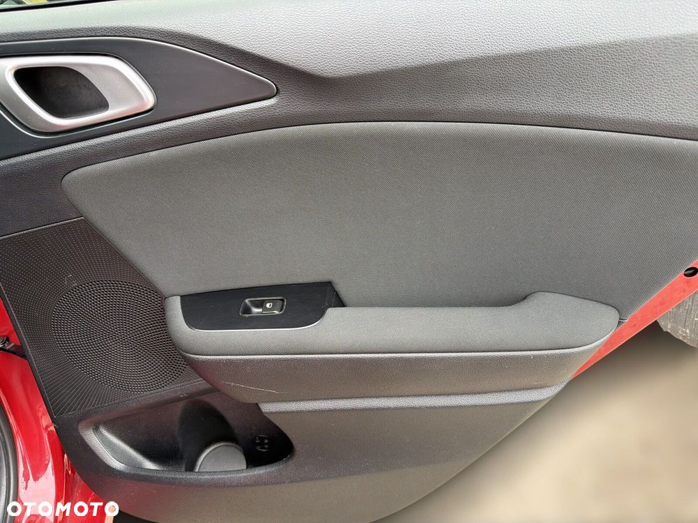 Kia Ceed - 12