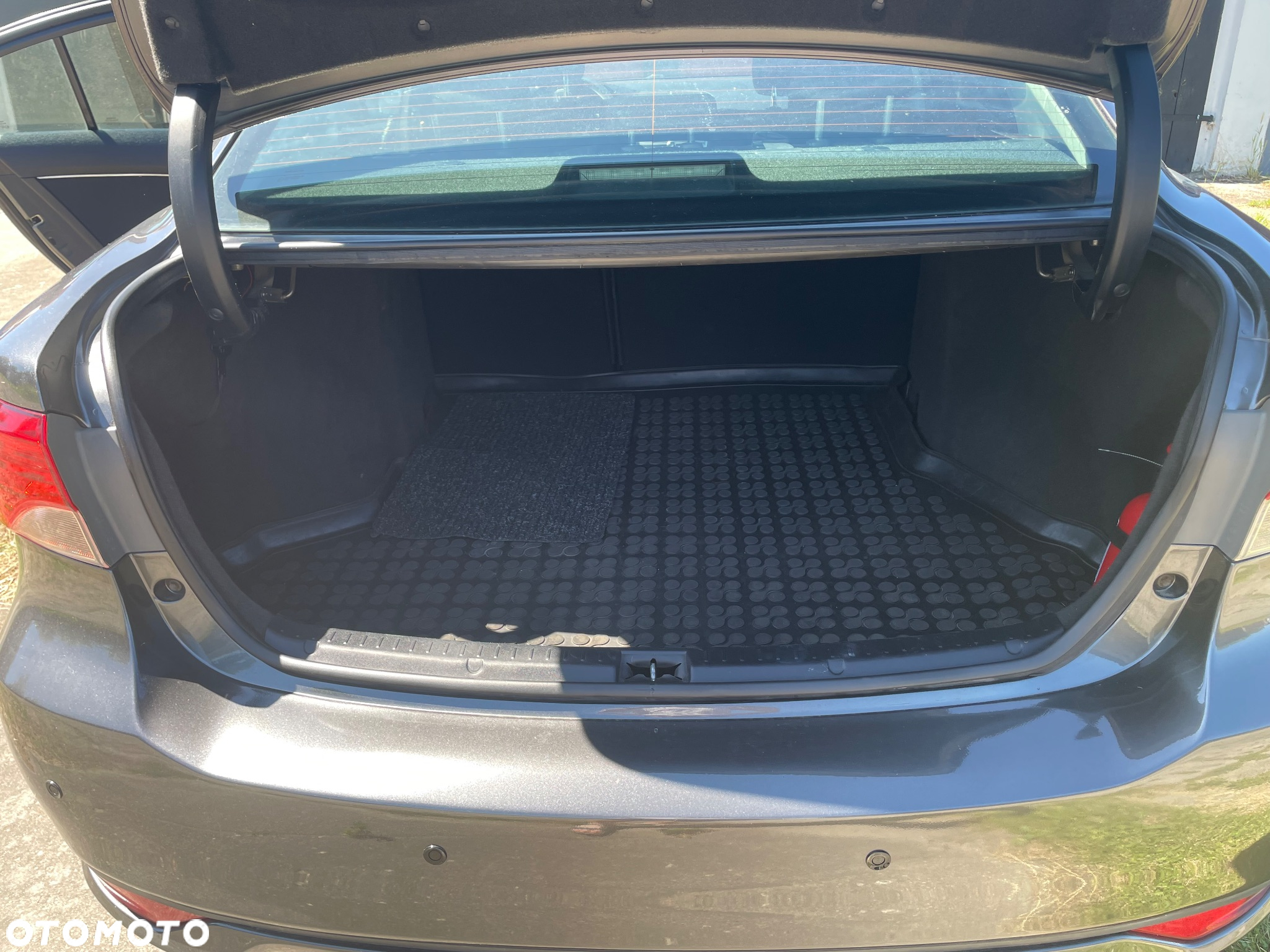 Toyota Avensis 1.6 Sol - 9
