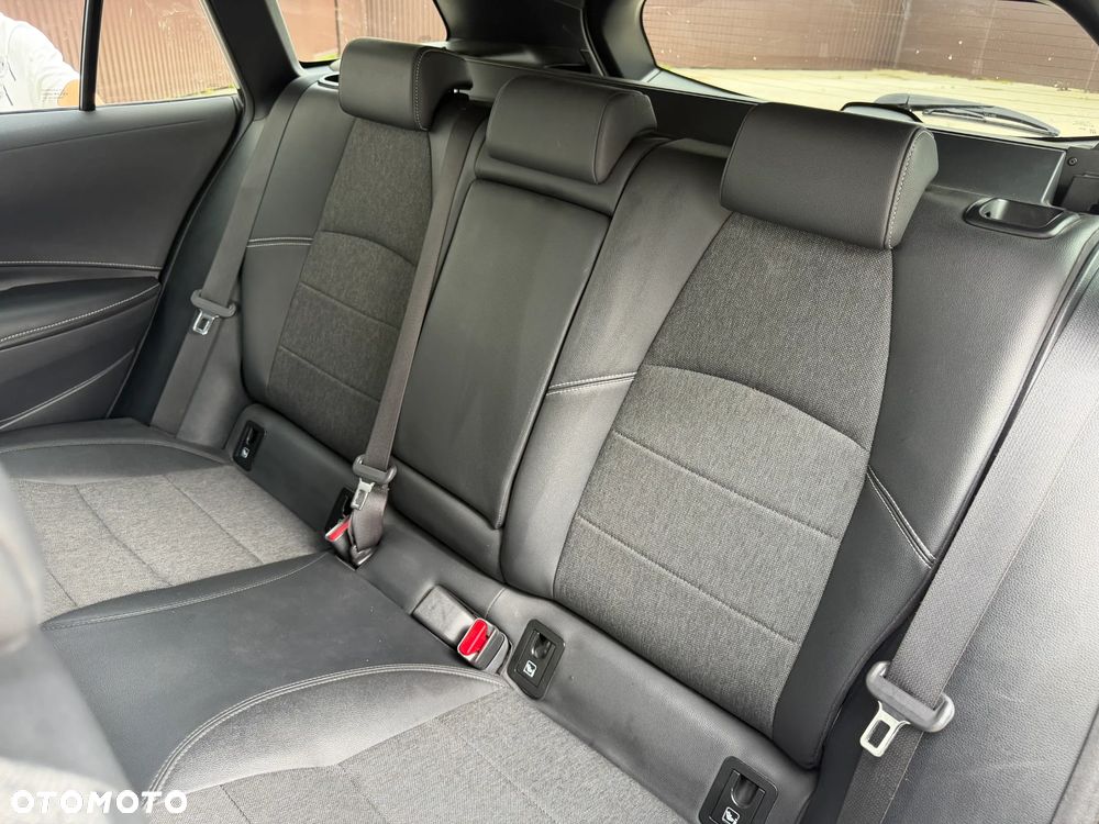 Toyota Corolla 1.8 Hybrid Style - 33